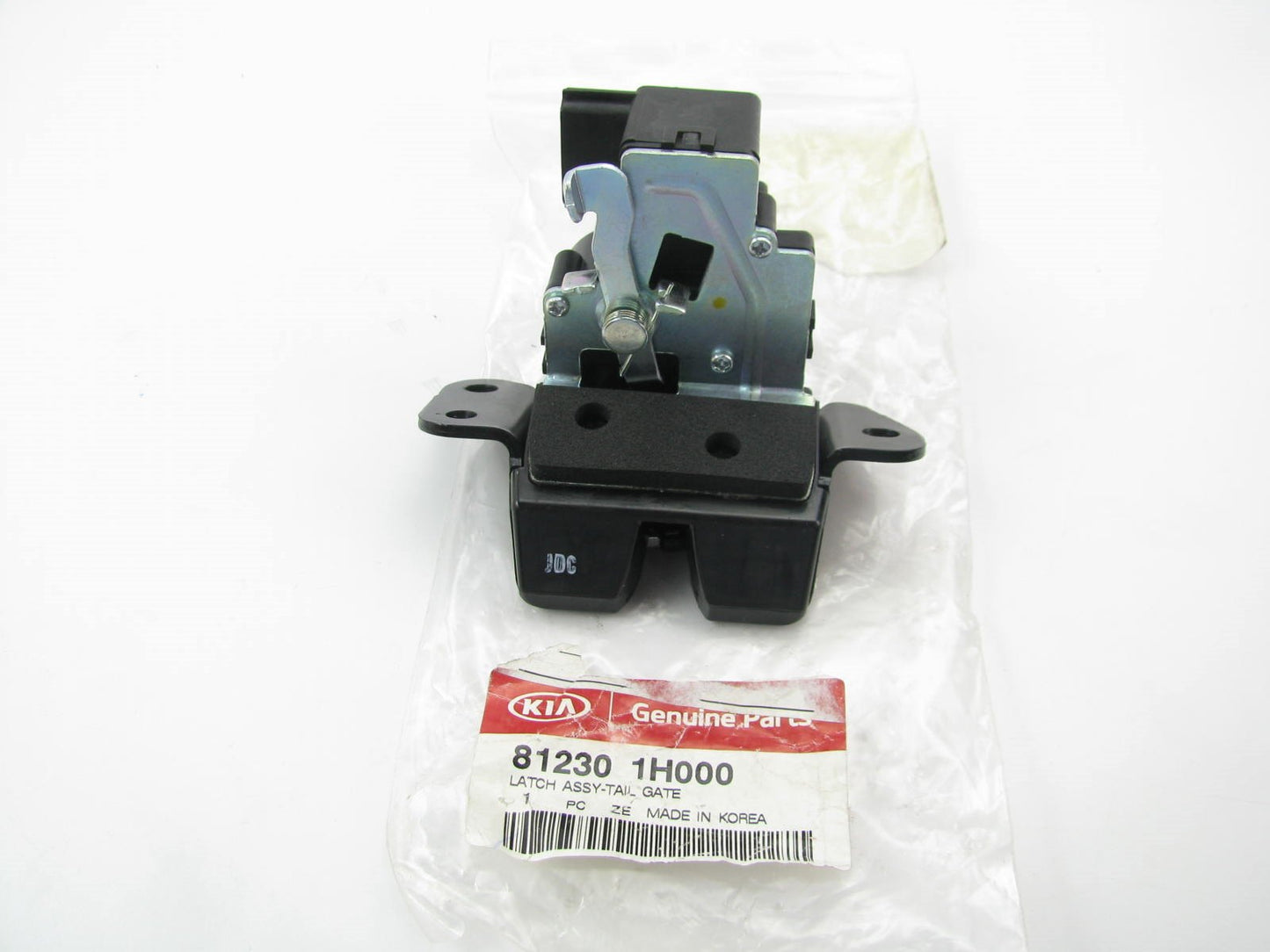 NEW GENUINE OEM Rear Tail Gate Lock Latch For 11-13 Sorento 812301H000