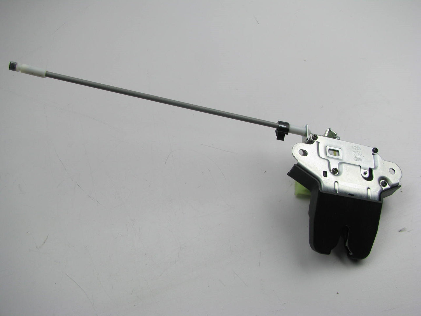 New Genuine Trunk Lock Latch Release Actuator OEM For 2014-16 Cadenza 812303R000