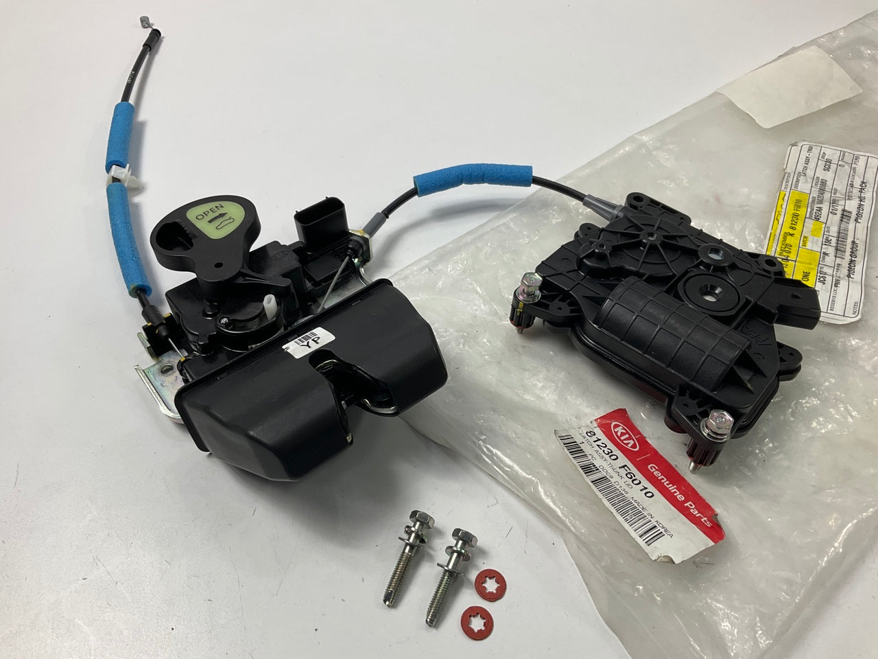 NEW Trunk Lid Latch & Motor OEM For 17-19 Kia Cadenza W/ Power Trunk 81230F6010