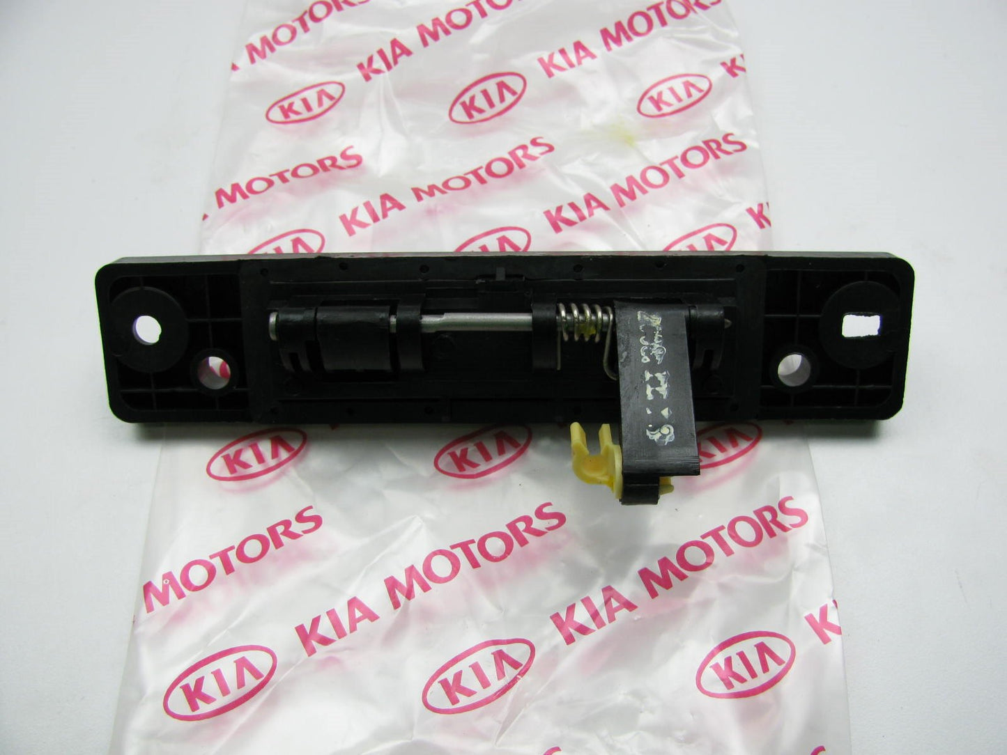 NEW GENUINE Rear Tailgate Hatch Handle OEM For 2003-2009 Kia Sorento 812603E000
