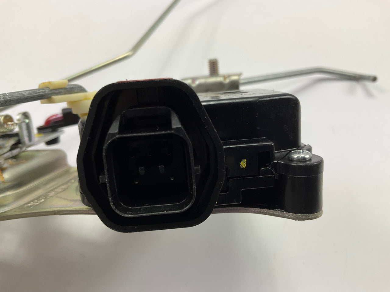 Tailgate Latch Lock ''Bell Crank'' Mechanism OEM For 07-10 Kia Sedona 812904D000