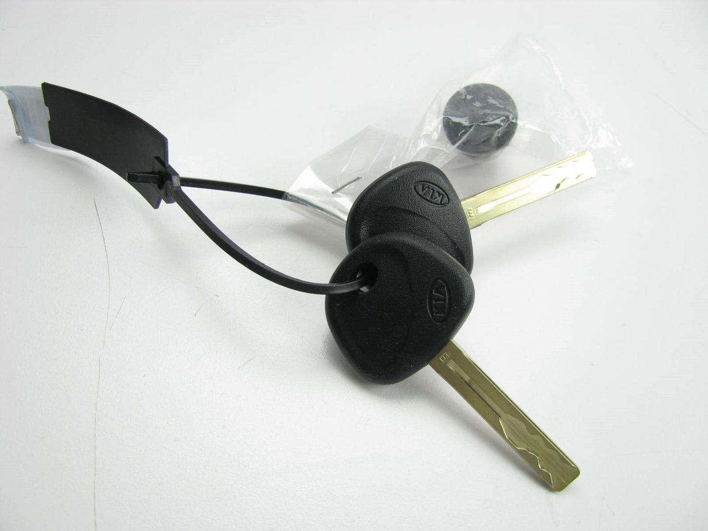 New Genuine Glove Box Lock Cylinder W/ 2 Keys OEM For 2015-16 Sedona 815213UA00