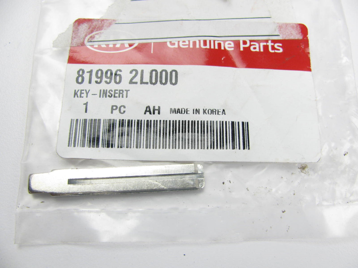 NEW GENUINE Uncut Key Blank Insert OEM For 2011-2013 Kia Optima  819962L000