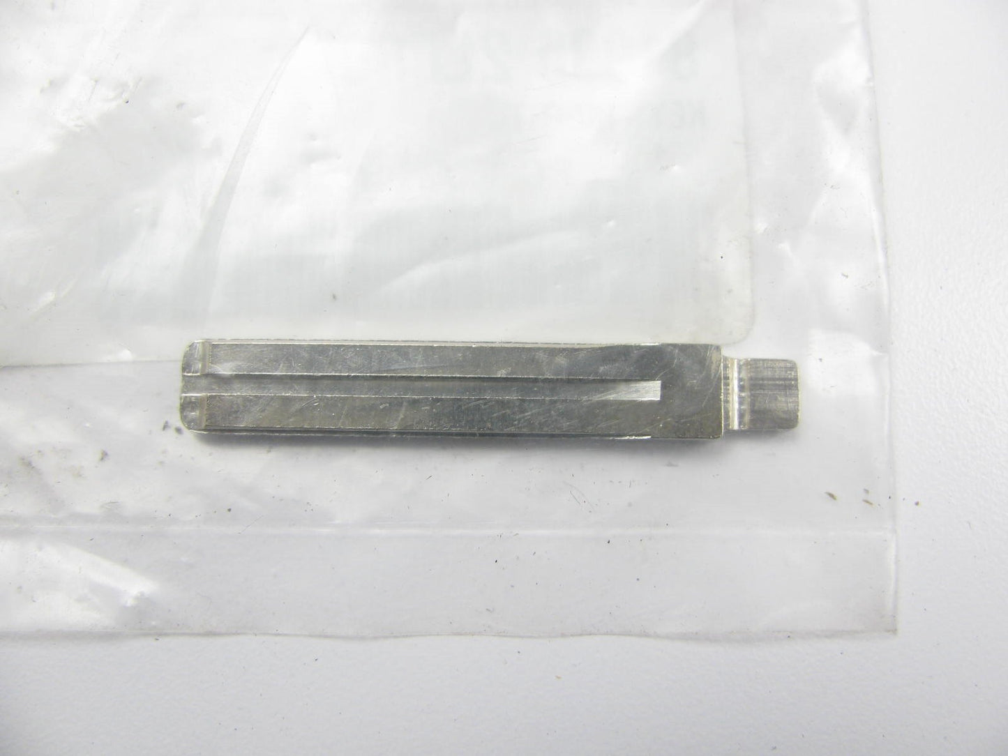 NEW GENUINE Uncut Key Blank Insert OEM For 2011-2013 Kia Optima  819962L000