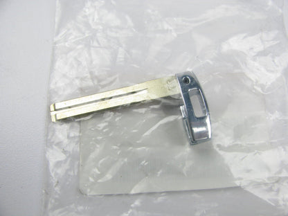 NEW GENUINE OEM Uncut Key Blank Remote Fob Insert For 13-14 Sorento 819962P300