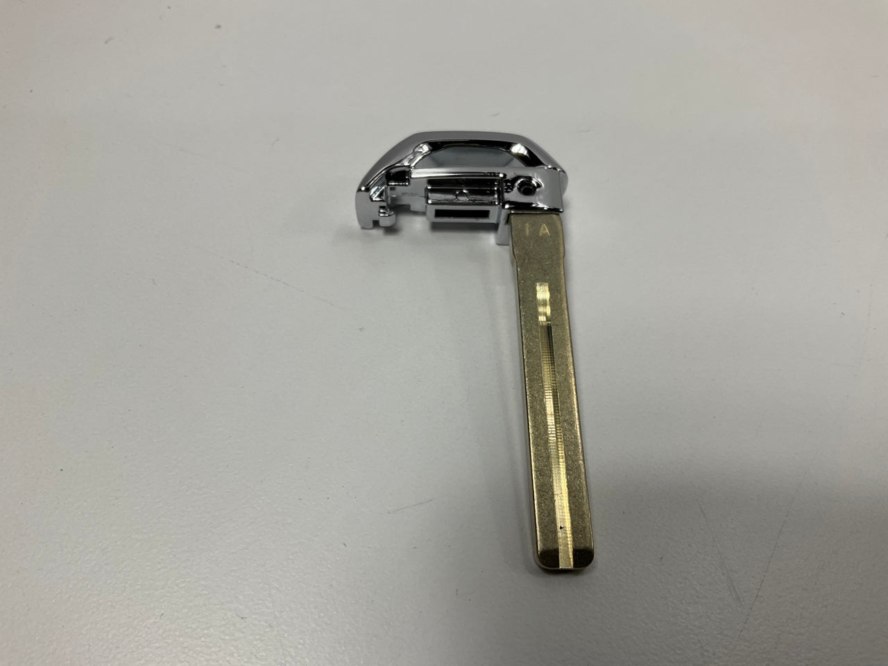 NEW  Smart Key Fob Uncut Blank Emergency Key OEM For 19-20 Kia K900 81996J6000