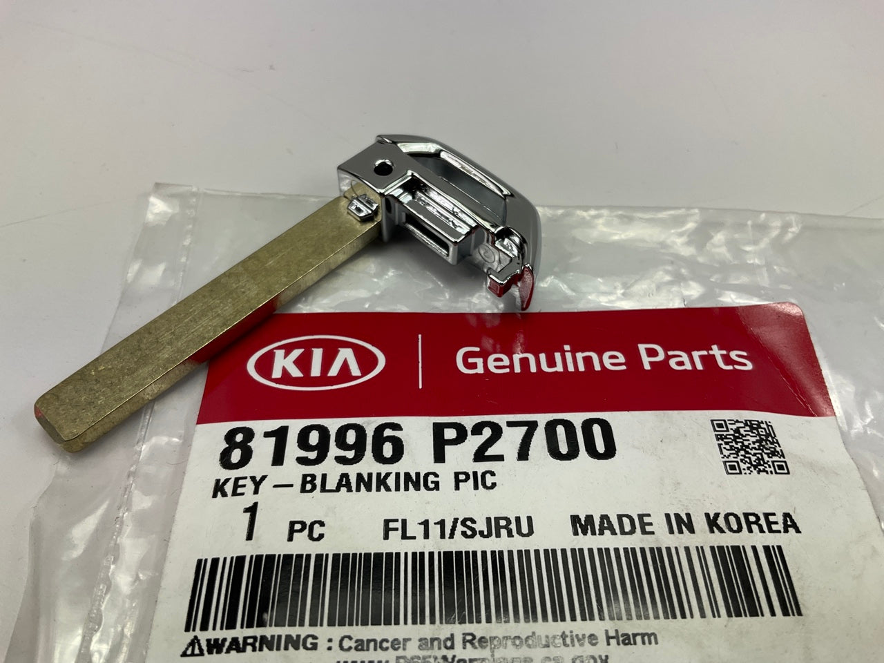 NEW Uncut Blank Key Factory Keyfob Remote OEM For 22-24 Kia Sorento 81996P2700