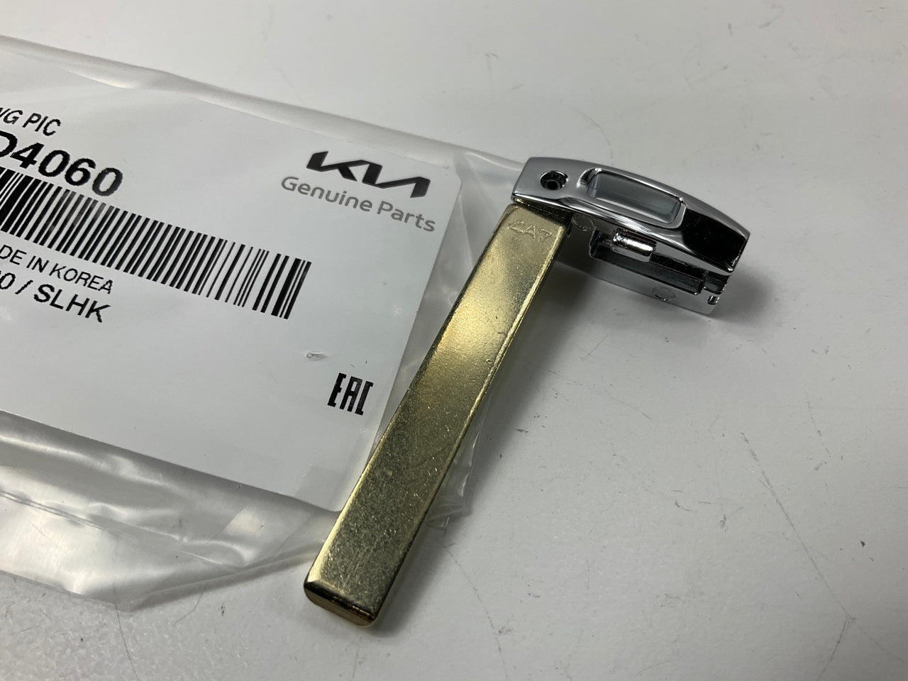 NEW Smart Key Fob Blank Uncut Key OEM For 2016-2020 Kia Optima 81999D4060