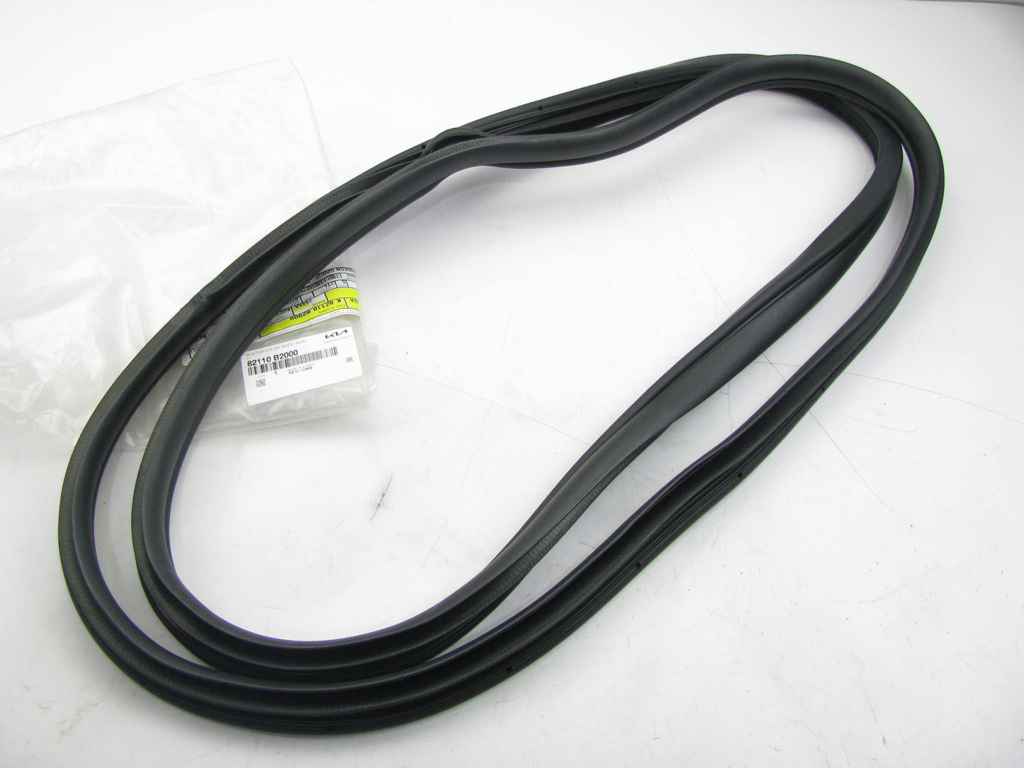 Front Left Driver Door Body Side Weatherstrip Seal OEM For 14-19 Soul 82110B2000