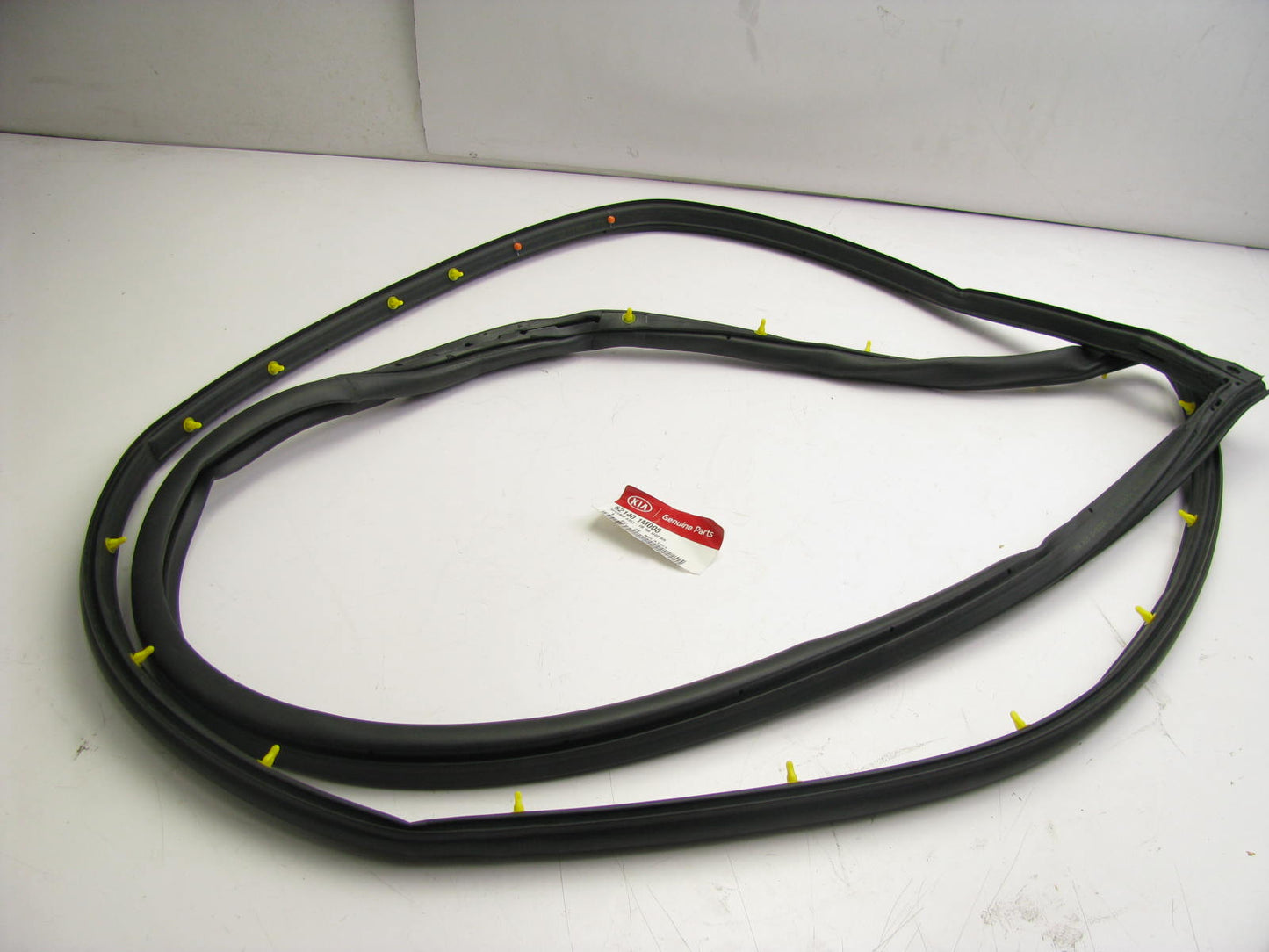 NEW - OEM 821401M000 Front Right Door Weatherstip Seal For 2010-2013 Kia Forte