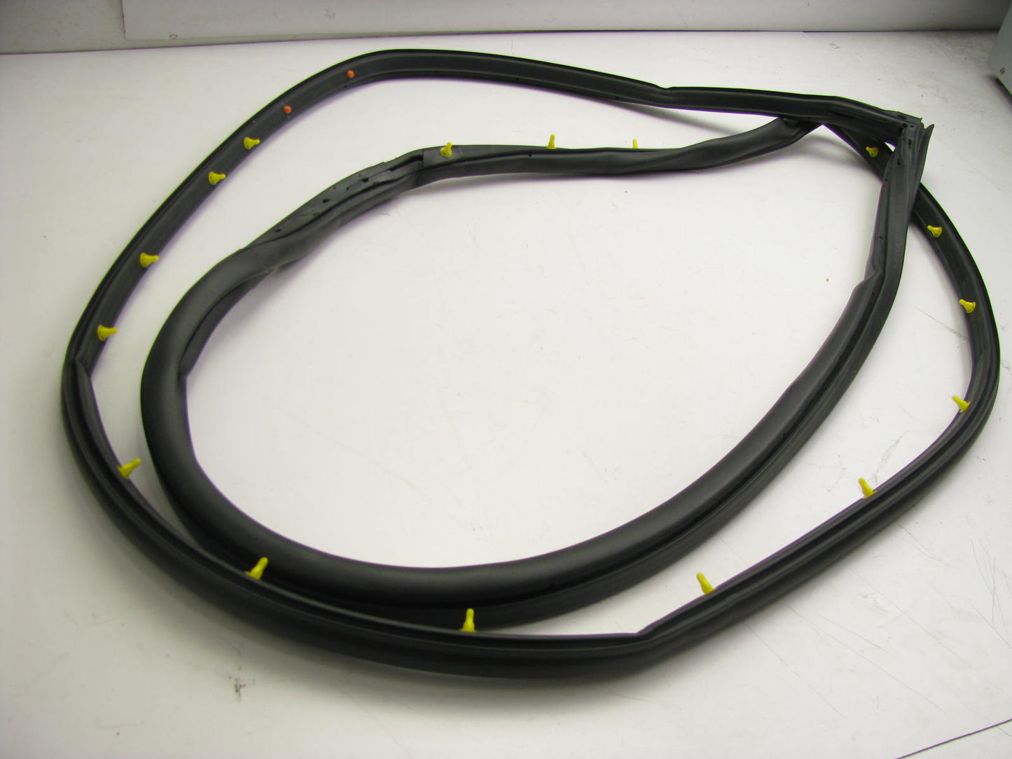 NEW - OEM 821401M000 Front Right Door Weatherstip Seal For 2010-2013 Kia Forte