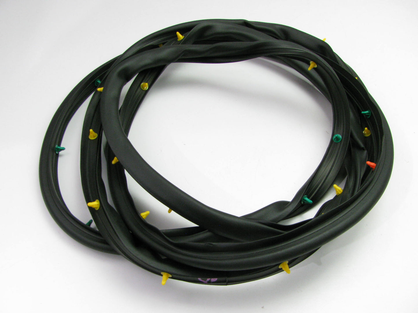 NEW Front Right Weatherstrip Seal (On Door) For 2020-24 Kia Telluride 82140S9000
