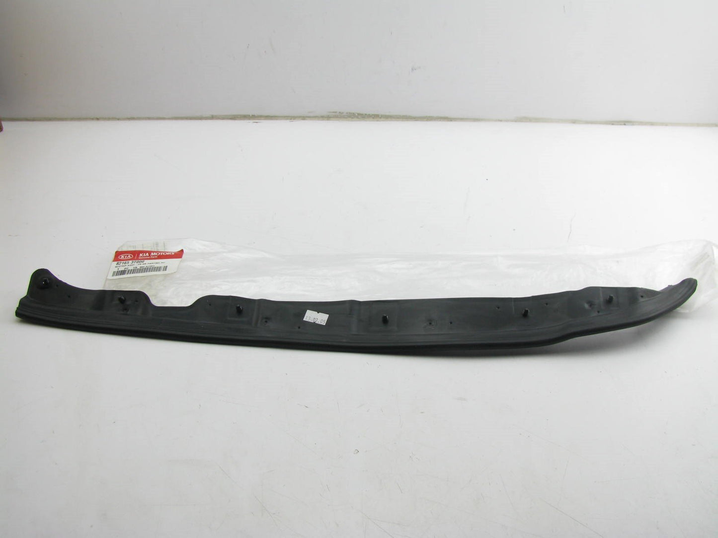 New FRONT RIGHT Door Weatherstrip Seal OEM For 2015-2017 K900 821653T000