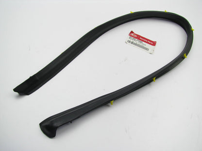 NEW - OEM Front Right Door Lower Weatherstrip Seal For 15-17 Kia K900 821803T000