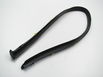 NEW - OEM Front Right Door Lower Weatherstrip Seal For 15-17 Kia K900 821803T000