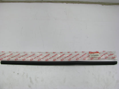 NEW - OEM Front Left Side Outer Door Weatherstrip Seal For 05-06 Rio 822101G000