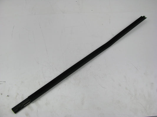 NEW - OEM Front Left Side Outer Door Weatherstrip Seal For 05-06 Rio 822101G000