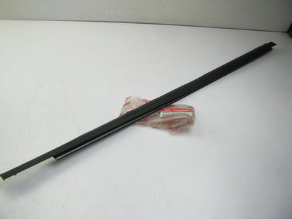 NEW - OEM 822202F001 Front Right Weatherstip Seal For 2004-2009 Kia Spectra