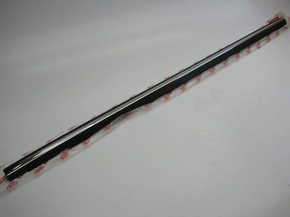 NEW FRONT RIGHT SIDE Door Window Moulding Weatherstrip Seal OEM For 04-09 Amanti