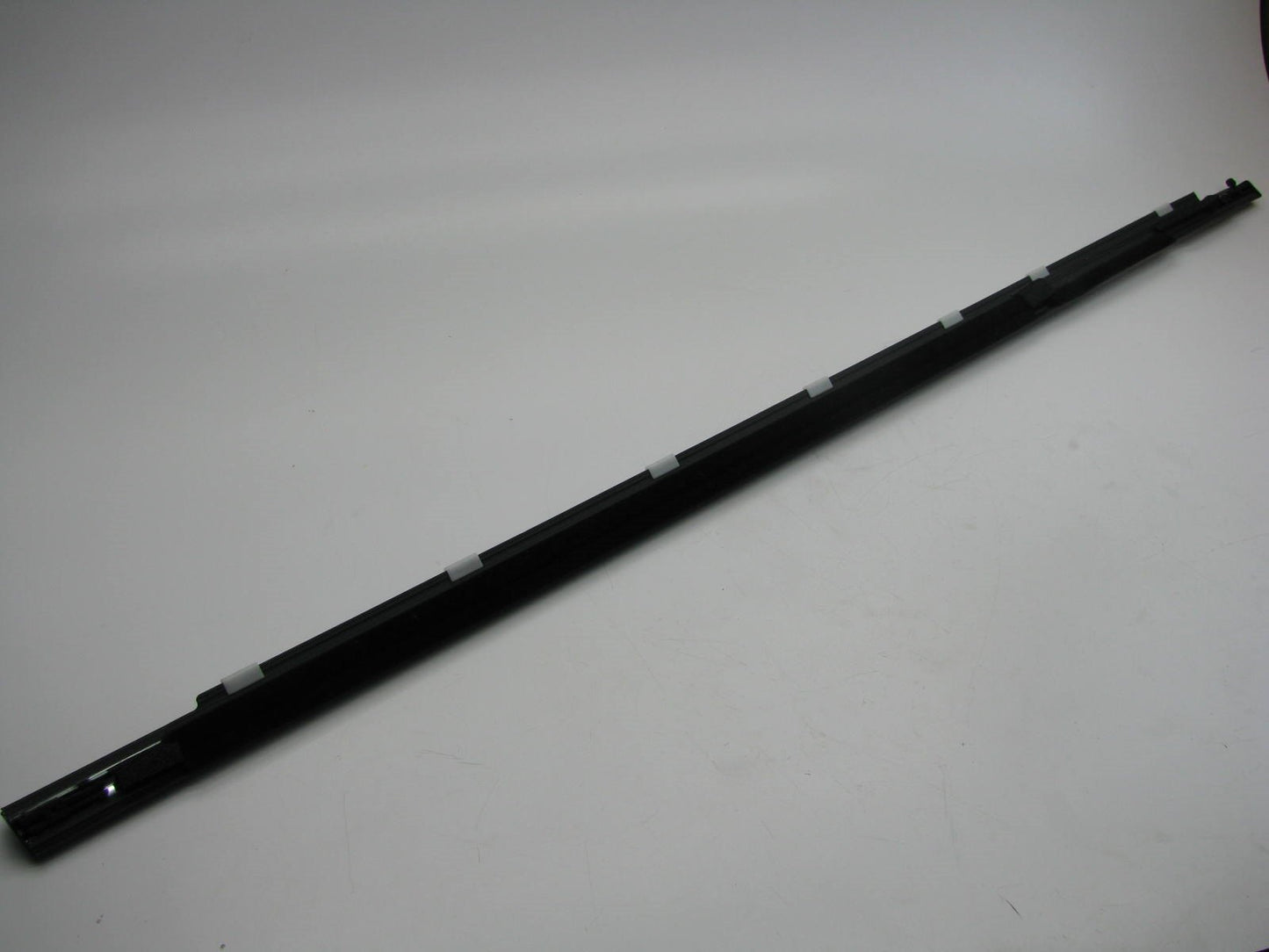 NEW FRONT RIGHT SIDE Door Window Moulding Weatherstrip Seal OEM For 04-09 Amanti