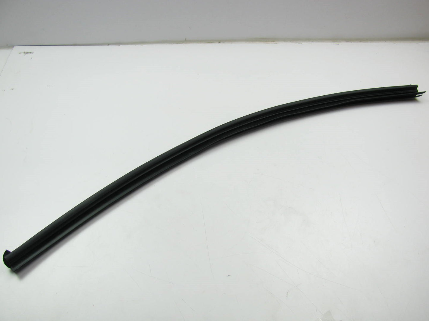 NEW GENUINE Front Left Door Weatherstip Belt Seal OEM For 2012-2013 Kia Soul