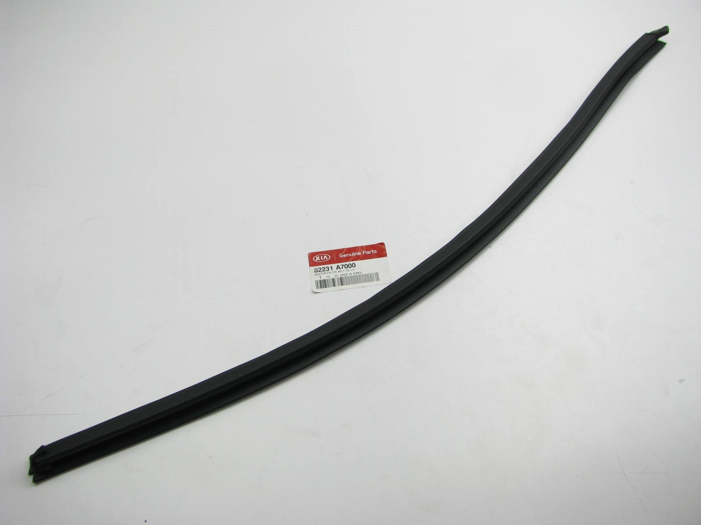 New Front Left Door Inner Belt Weatherstrip Seal For 14-18 Kia Forte 82231A7000