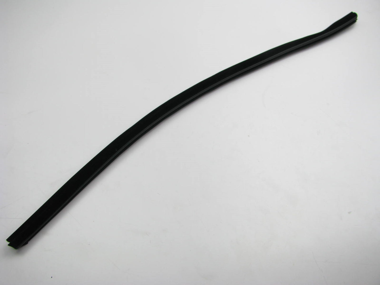 New Front Left Door Inner Belt Weatherstrip Seal For 14-18 Kia Forte 82231A7000