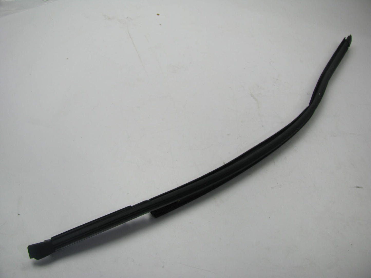 NEW 82240R5000 FRONT RIGHT Door Belt Weatherstrip Seal OEM For 21-22 Sorento
