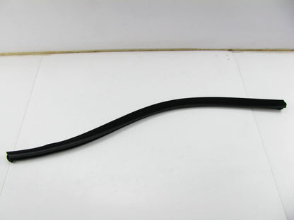 New Genuine FRONT RIGHT Door Inside Belt Weatherstrip Seal OEM For 11-13 Sorento