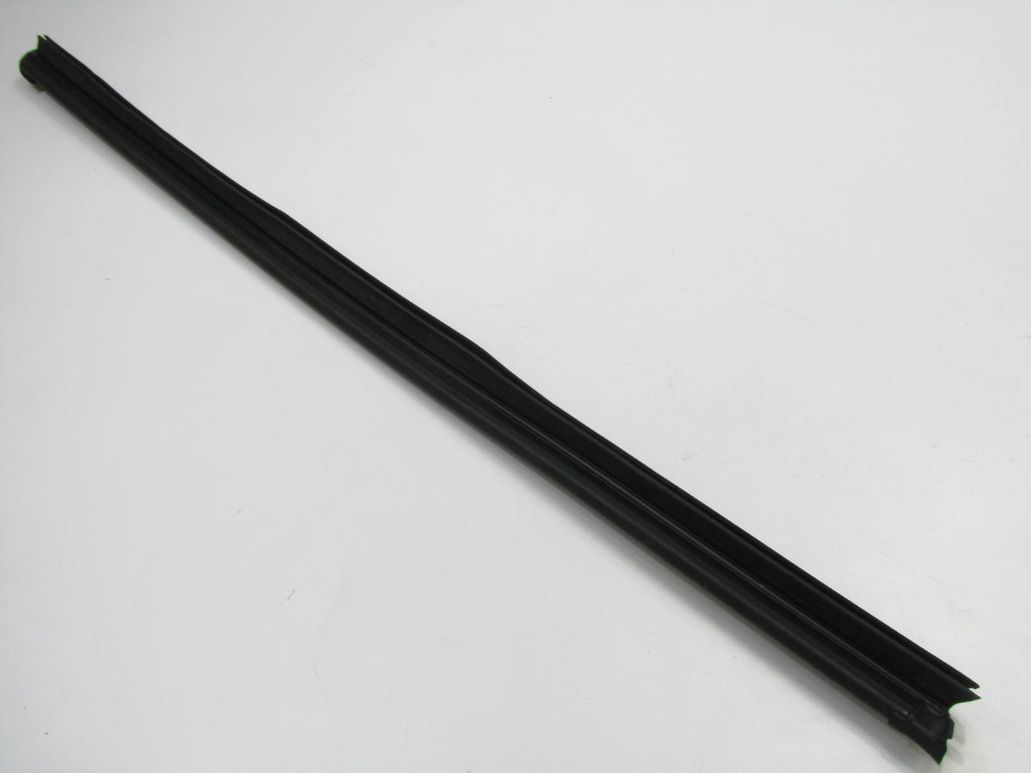Front Right Door Window Belt Weatherstrip Seal OEM For 20-24 Kia Soul 82241K0000