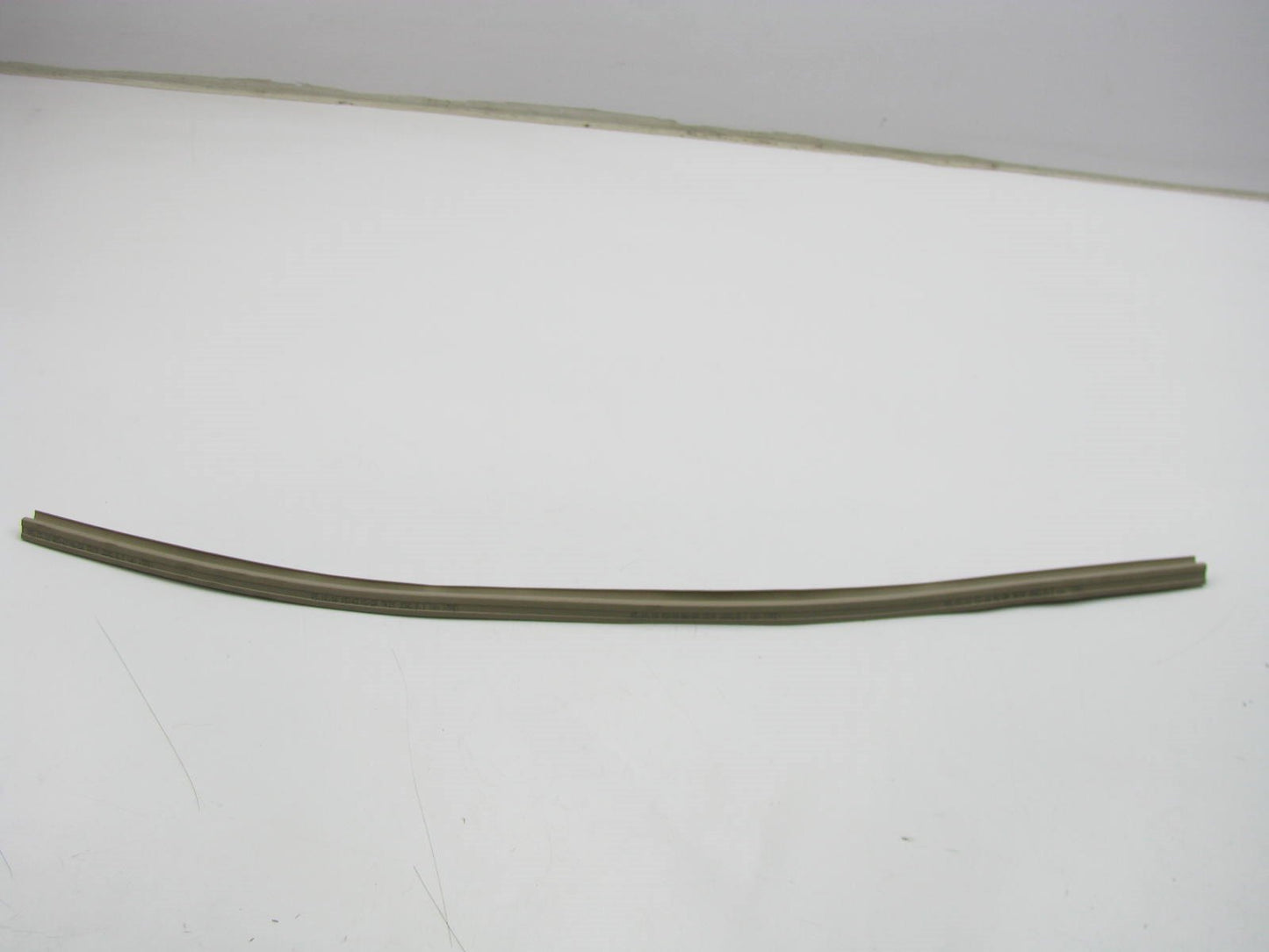 New FRONT RIGHT Door LOWER Weatherstrip Seal OEM For 2006-10 Optima 823662G000S8