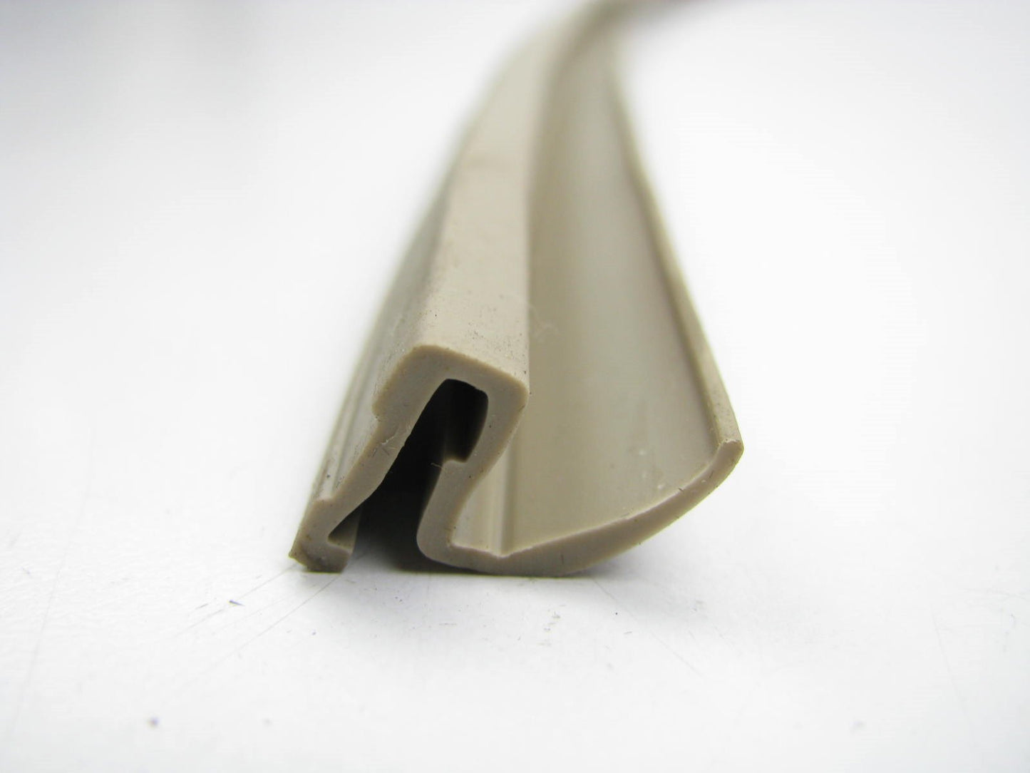New FRONT RIGHT Door LOWER Weatherstrip Seal OEM For 2006-10 Optima 823662G000S8