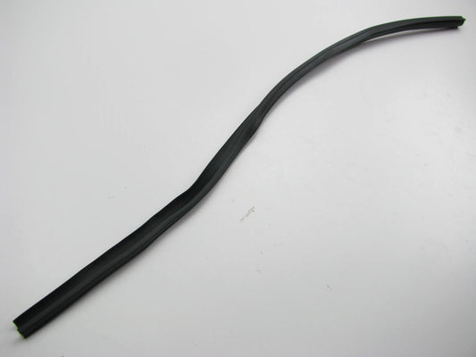 New Front Right Side Door Lower Weatherstrip Seal For 06-10 Optima 823662G000VA