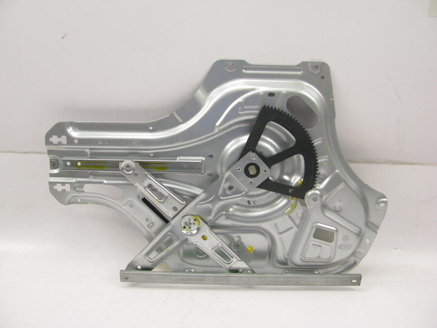 NEW GENUINE Front Left Window Regulator OEM For 2004-2006 Kia Amanti 824013F010