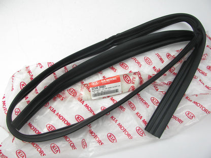 NEW - OEM 825303R001 Front Left Door Weatherstip Seal For 2013-2016 Kia Cadenza
