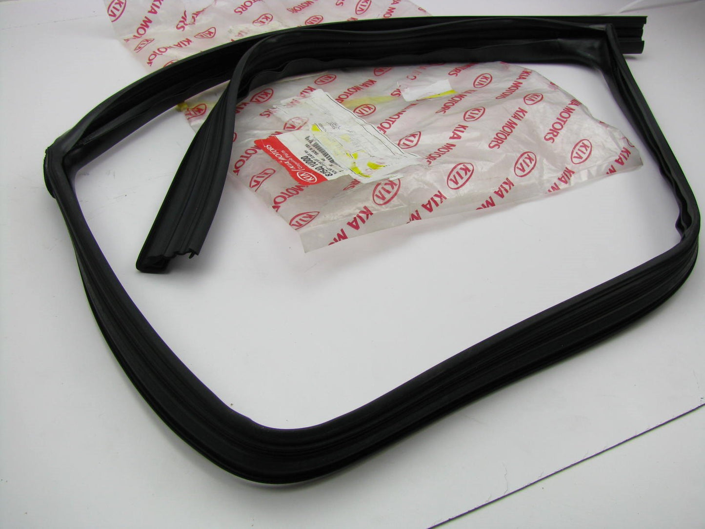 Front Right Door Window Channel Weatherstrip Seal OEM For 2011-2015 Sorento