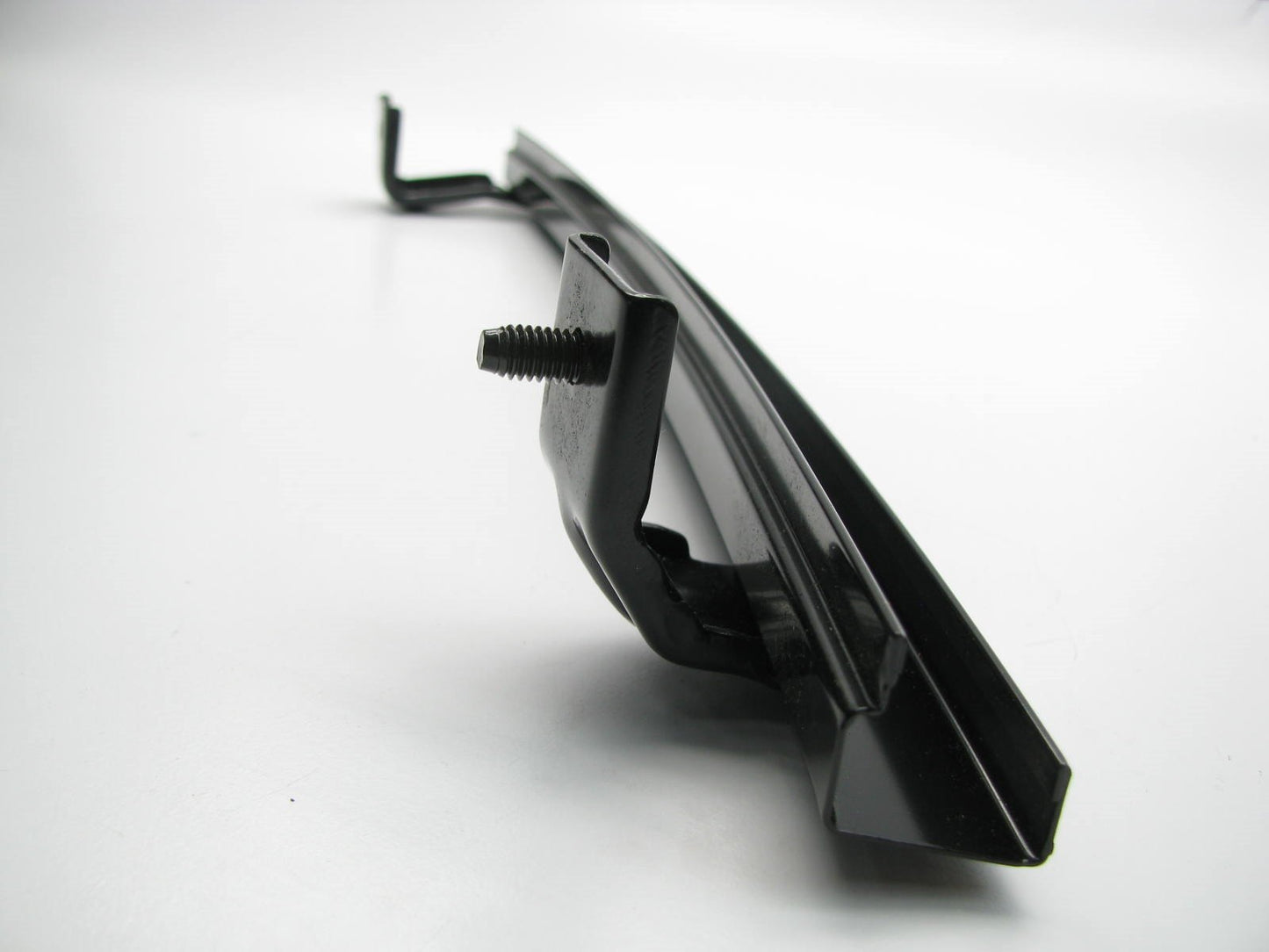 NEW GENUINE Front Right Door Rear Window Channel Guide OEM For 04-09 KIA Amanti