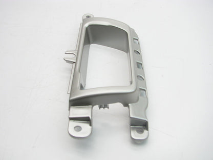 NEW Front Left Inside Door Handle Housing OEM For 2009 Kia Borrego 826112J000UI