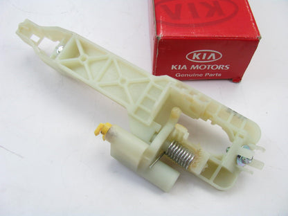 New Front Left Exterior Door Handle Support Base For 10-12 Kia Forte 826551M000
