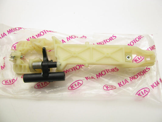 New FRONT RIGHT Exterior Door Handle Support Base Bracket For 2007-10 Kia Rondo