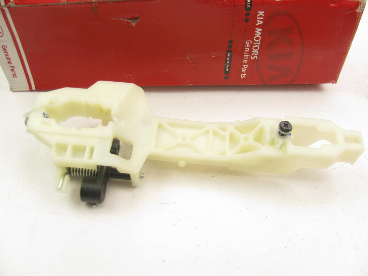 NEW - OEM Front Right Outside Door Handle Base Plate For 2014-2015 Kia Soul