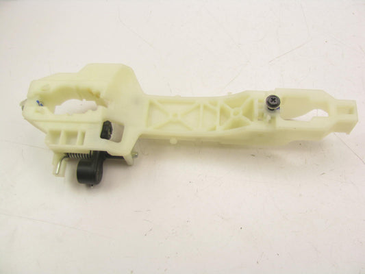 NEW - OEM Front Right Outside Door Handle Base Plate For 2014-2015 Kia Soul