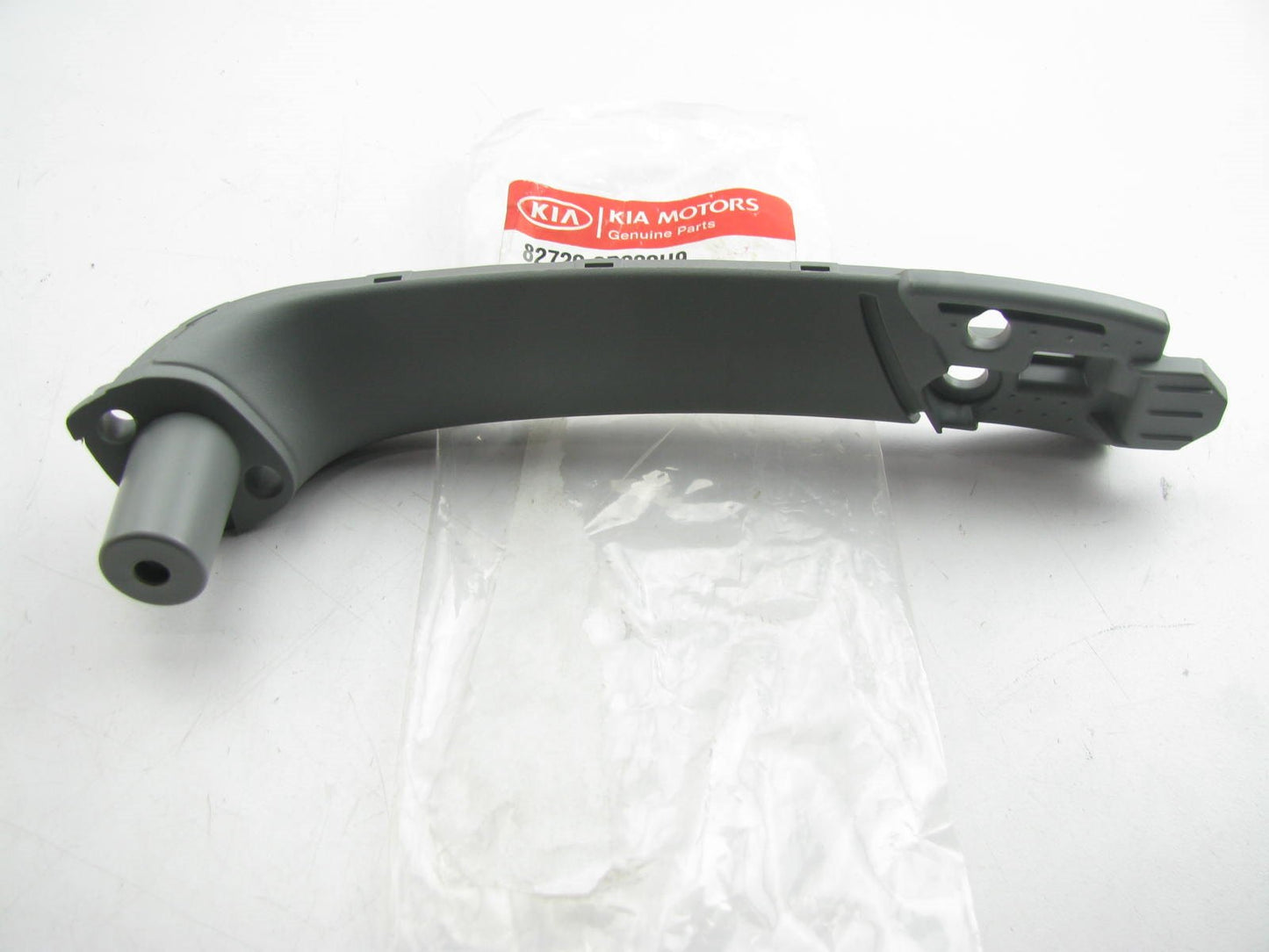 New OEM Front Right Side Gray Door Grip Handle For 11-15 Sorento 827202P000H9
