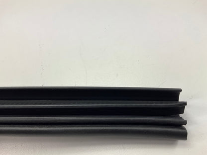 Rear Right Passenger Side Door Body Side Weatherstrip Seal For 14-16 Kia Cadenza