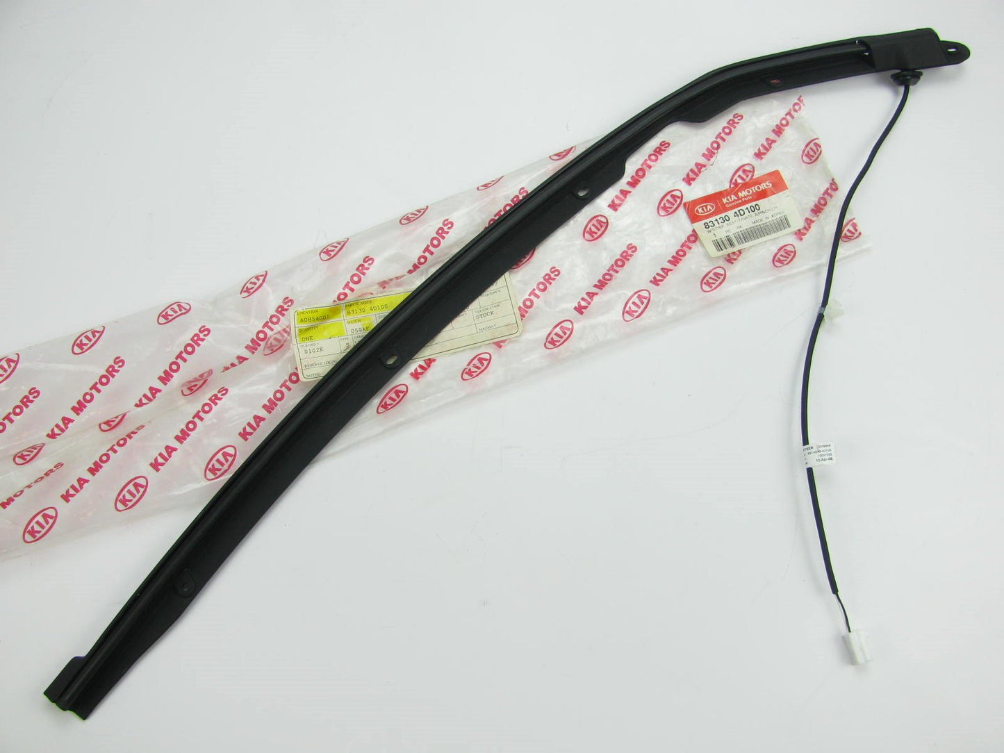 Left (Drivers Side) Rear Tail Gate Hatch Weatherstrip Seal OEM For 06-12 Sedona