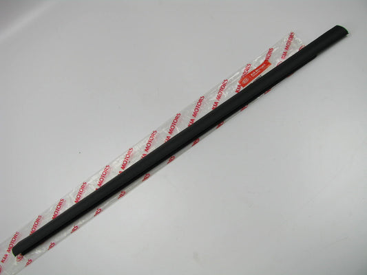 New OEM Rear Right Side Outer Door Belt Weatherstrip Seal For 06-10 Kia Sportage