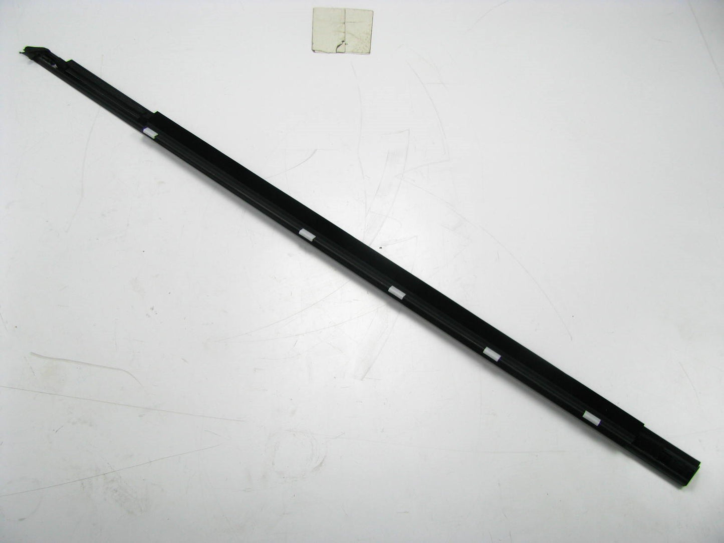 NEW REAR RIGHT Door Belt Window Weatherstrip Seal OEM For 2004-2009 Amanti