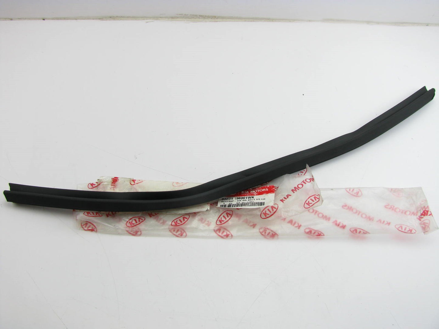 NEW GENUINE Rear Left Driver Door Weatherstrip Belt Seal OEM For 11-13 Kia Forte