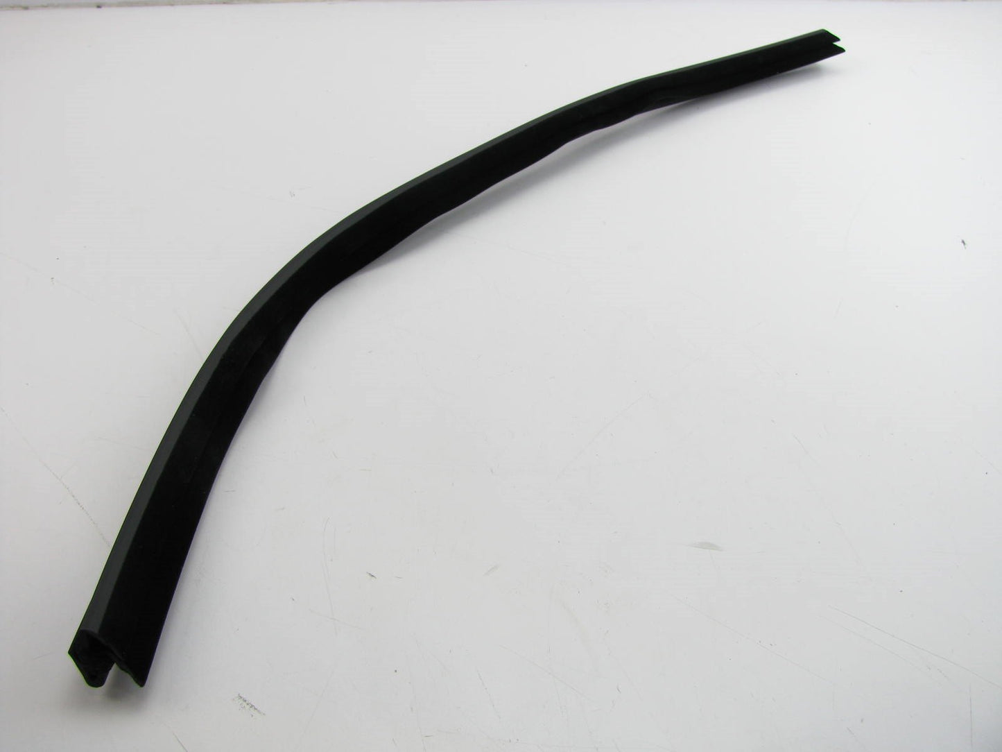 NEW GENUINE Rear Left Driver Door Weatherstrip Belt Seal OEM For 11-13 Kia Forte