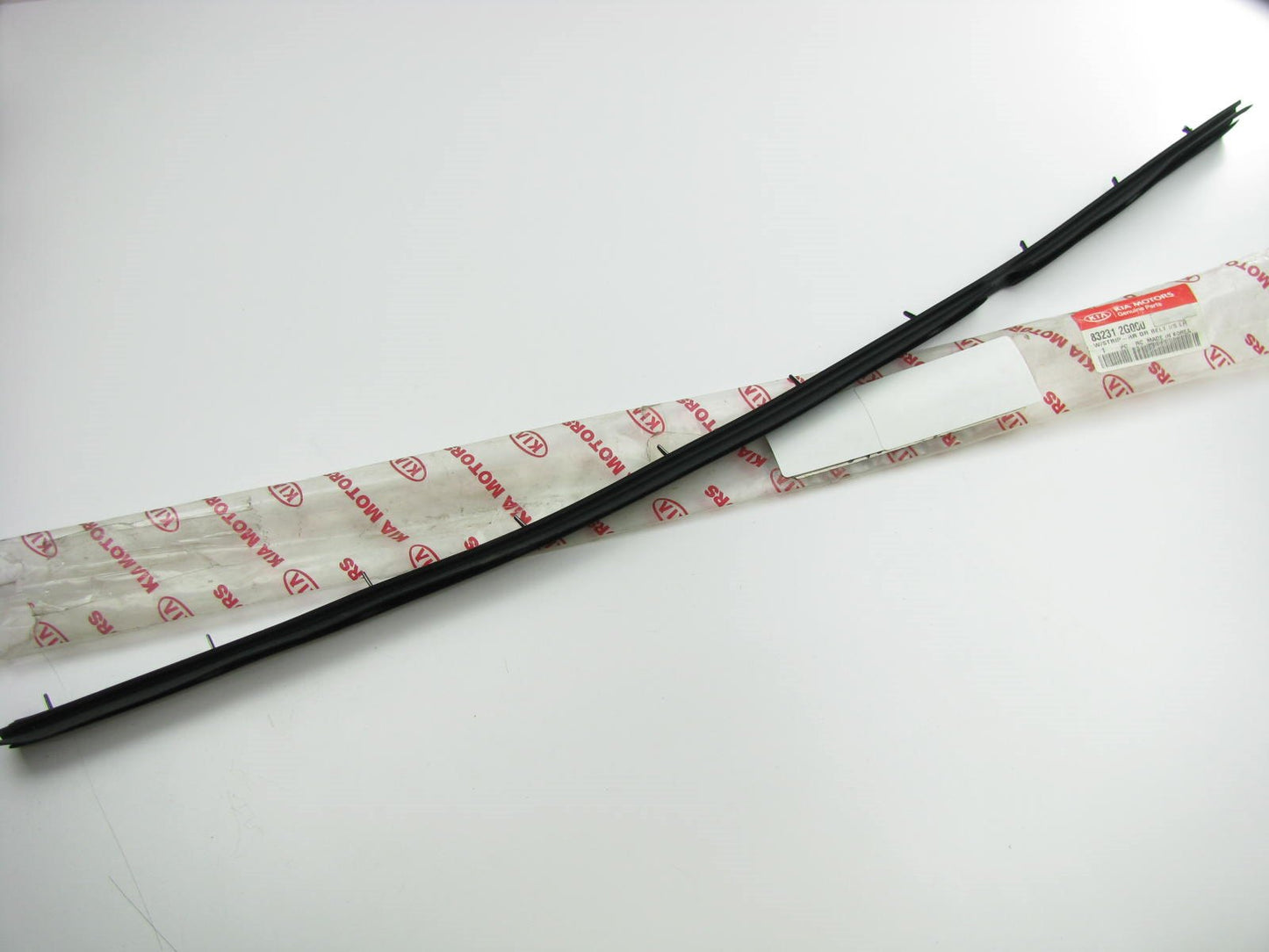 New REAR LEFT Door Window Inside Weatherstrip Belt Seal OEM For 2006-2010 Optima